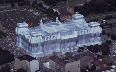 Christo & Jeanne-Claude. Wrapped Reichstag, Berlin 1971-95 (Opera)