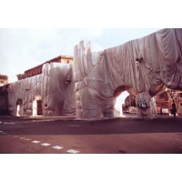 Christo & Jeanne-Claude. The Wall - Wrapped Roman Wall, Rome, 1974 (Opera)