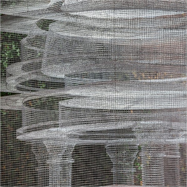 Edoardo Tresoldi. Cube temple - An ethereal creation of wire mesh in Singapore