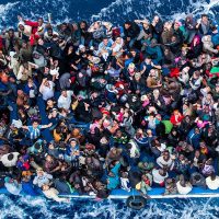 Where are you? La storia della fotografia divenuta l'icona della crisi dei migranti nel Mediterraneo