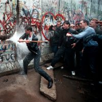Tecniche d'evasione. Conversazione in occasione dei 30 anni dalla caduta del Muro di Berlino