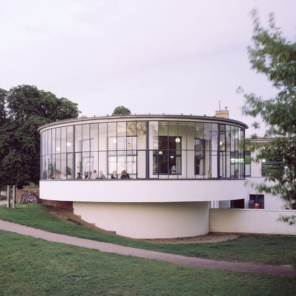 Hans Engels. 54 fotografie dedicate al centenario dalla fondazione del Bauhaus