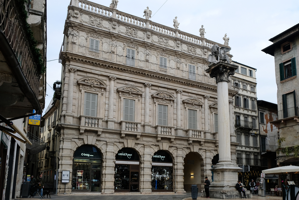Una nuova casa-museo a Verona. Palazzo Maffei ospita la Collezione Luigi Carlon