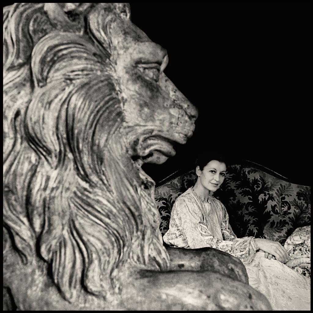 Augusto De Luca fotografo ed "esploratore dell'immenso universo dell'arte"