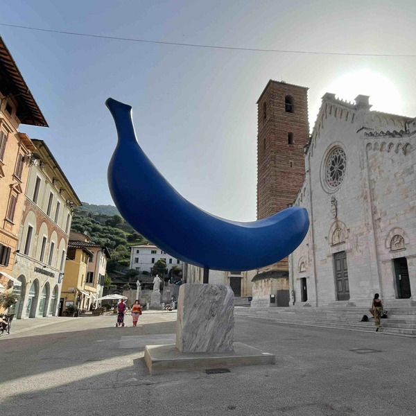 Giuseppe Veneziano. The blue banana