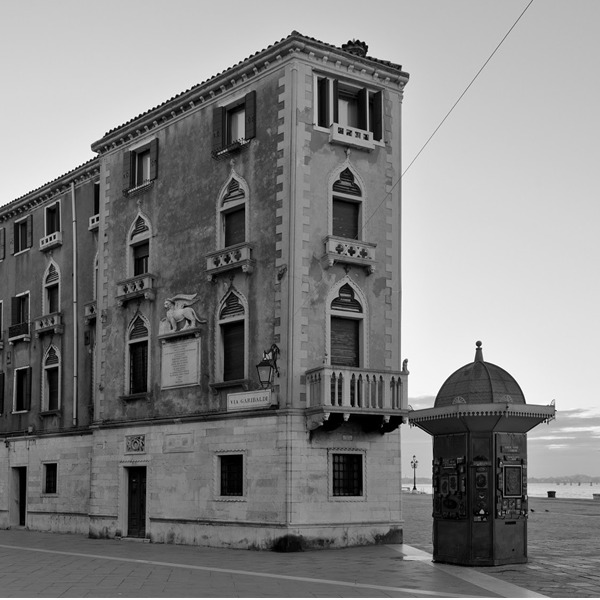 Hypervenezia - "Venice urban photo project" di Mario Peliti