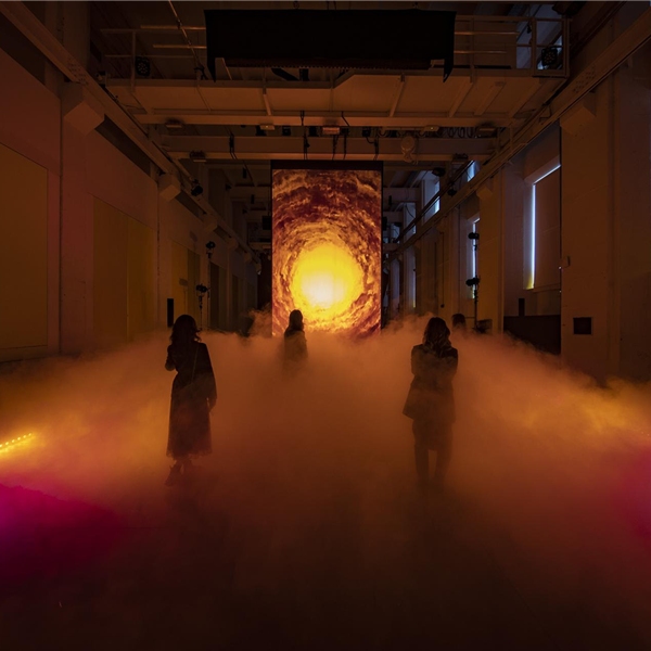 Falling dreams - Installazione immersiva del collettivo None