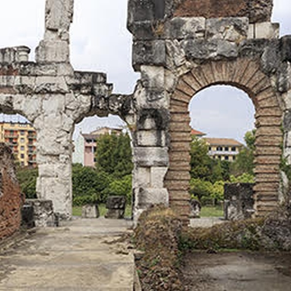 Still Appia. Fotografie di Giulio Ielardi e scenari del cambiamento