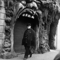 Robert Doisneau. La storia, la vita, l'amore a Parigi in 130 fotografie