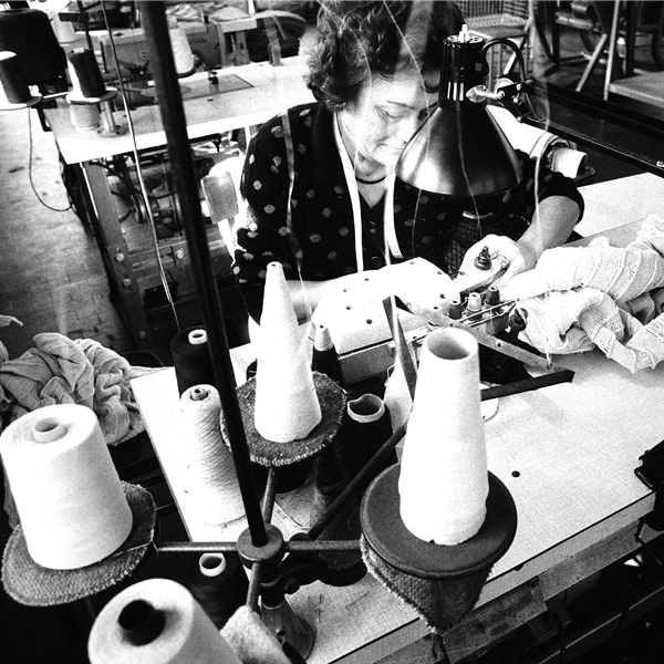 Solo la maglia. La tradizione tessile a Carpi nelle fotografie di Ferdinando Scianna