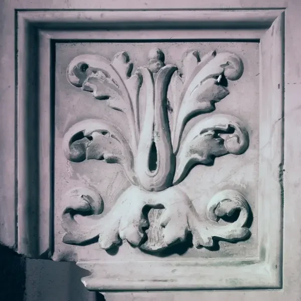 Il Nucleo Carabinieri Tutela Patrimonio Culturale di Bologna restituisce quattro preziose lesene in marmo del XIX secolo al Monumentale di Bologna