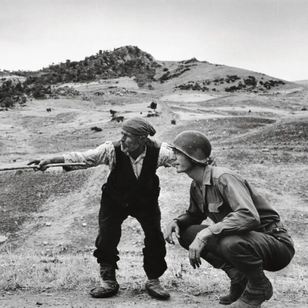 Robert Capa: il fotografo di guerra che sognava di restare disoccupato per il resto della vita