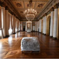 "Lullaby" di Maurizio Cattelan donata alla Galleria d'Arte Moderna di Milano