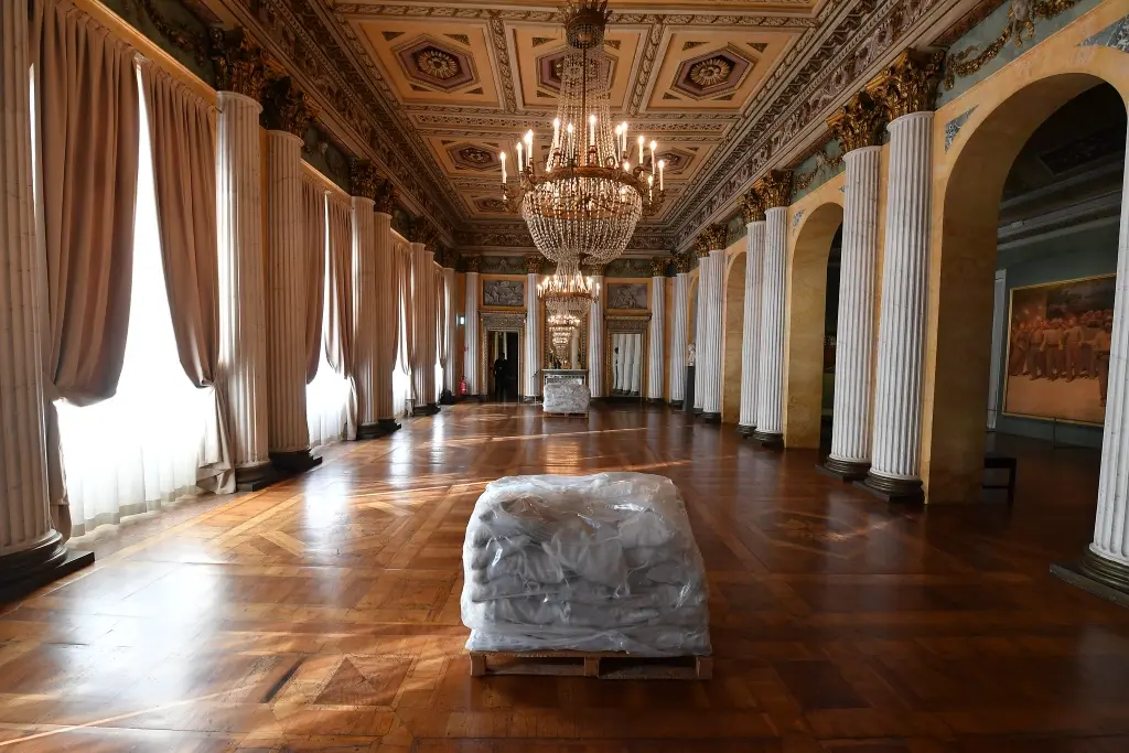 "Lullaby" di Maurizio Cattelan donata alla Galleria d'Arte Moderna di Milano