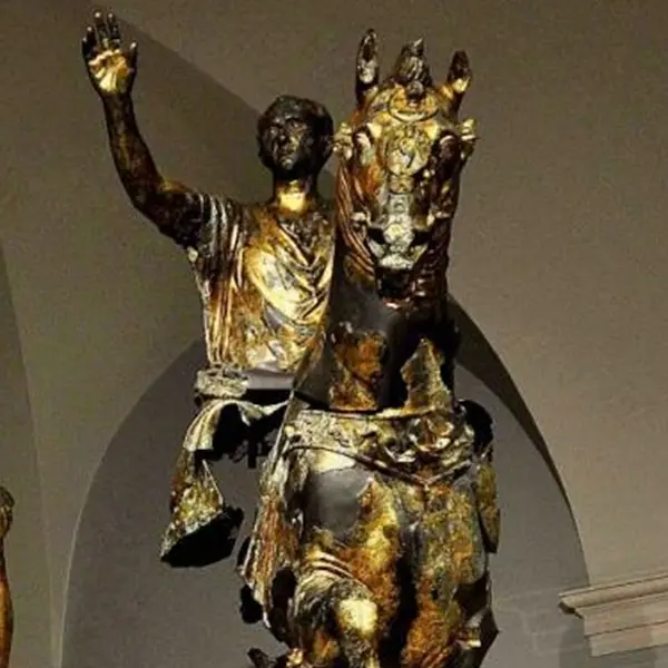 Wil van der Laan e i suoi bronzi dorati di Pergola