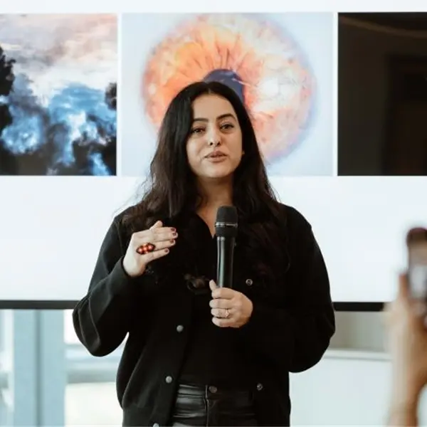 Finding personal narrative in your photography. Workshop con Newsha Tavakolian