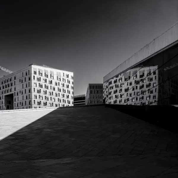 Lara Zibret. Ossimori urbani