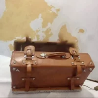 Viaggiare evitando le buche più dure - Mostra collettiva